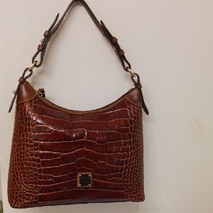 Chic Brown Crocodile Pattern Shoulder Bag